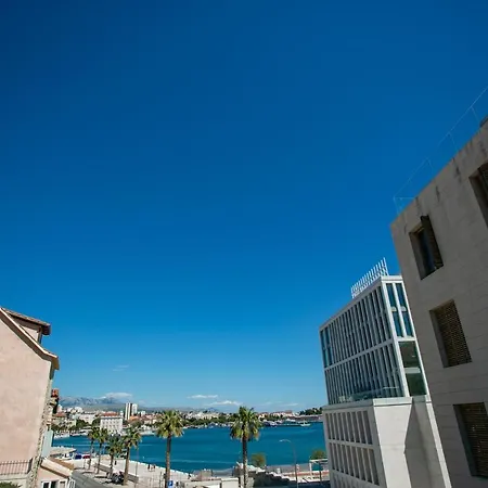 Garden Apartment Hotel-2