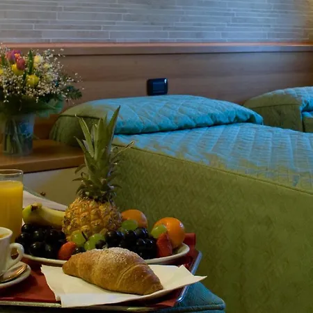 Hotel Ristorante Tre Leoni-3