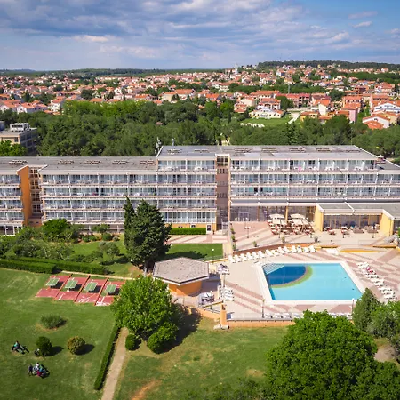 Arena Hotel Holiday-2