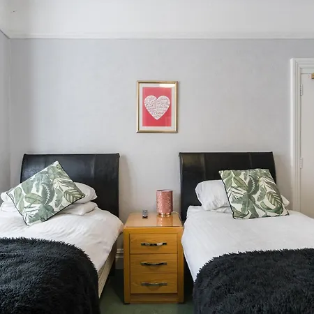 Rooms By Maes Y Mor Town Centre-2