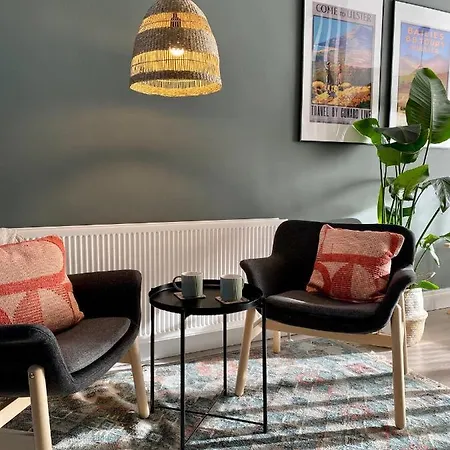 The Green Room Guest Suite-2