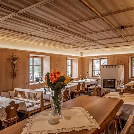 Landhotel Gasthof Zum Loewen-3