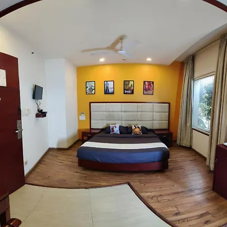 C Suites - Lotus Park-3