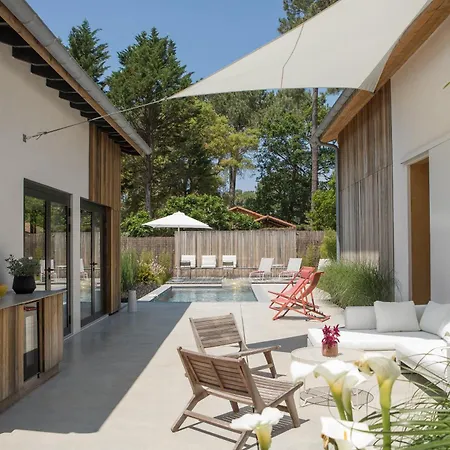 Salty Woods Lodge, Chambre D'Hotes-3