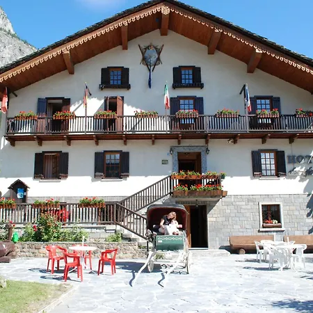 Hotel Des Glaciers-3