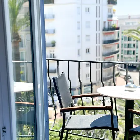 Hotel De Provence-3
