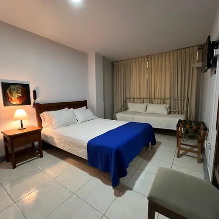 HOTEL ARMENIA CENTRO , TENEMOS AGUA CALIENTE y FACTURACION ELECTRONICA, Gracias-3