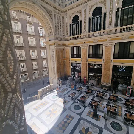 Suite Galleria Umberto I-3