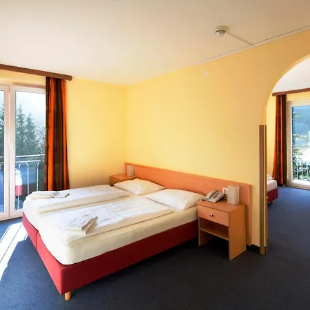 Euro Youth Hotel & Krone-2