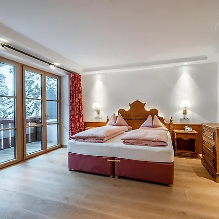 Hotel Lech & Residenz Chesa Rosa-3