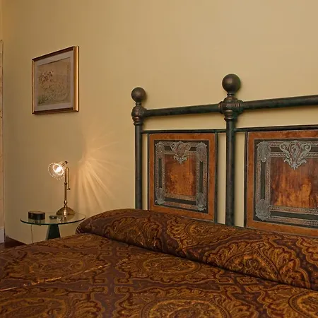 Palazzo Maggiore-2