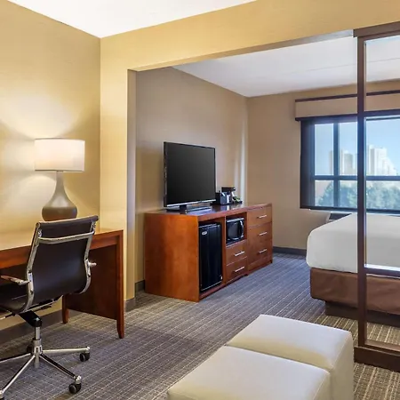 Comfort Inn & Suites Logan International Airport-3