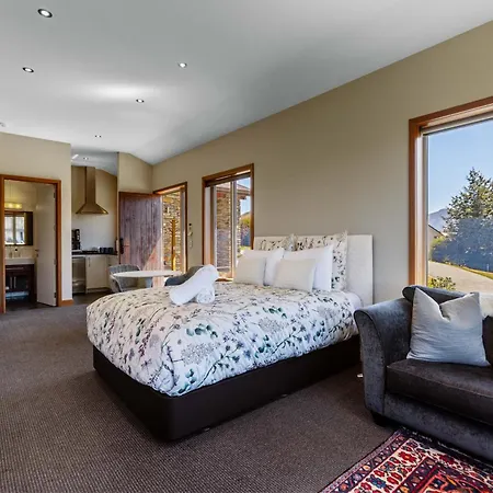 Studio Nestled In Ridgecrest-3