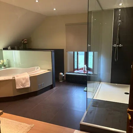 Sophia Rooms 14-2