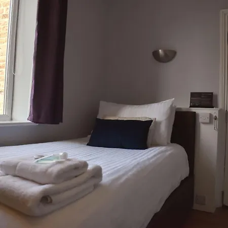 Grosvenor Place Guest House-2