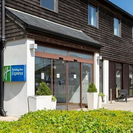 Holiday Inn Express London - Epsom Downs By Ihg-3