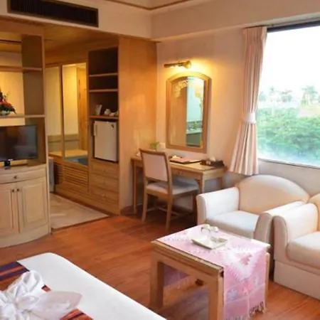 Bossotel Chiang Mai-3