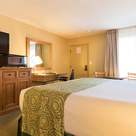 Sandpiper Lodge - Santa Barbara-3