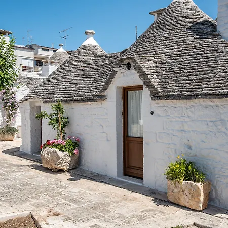Trulli Holiday Albergo Diffuso-2