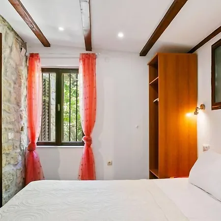 Garden Apartment Hotel-3