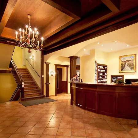 Euro Youth Hotel & Krone-3