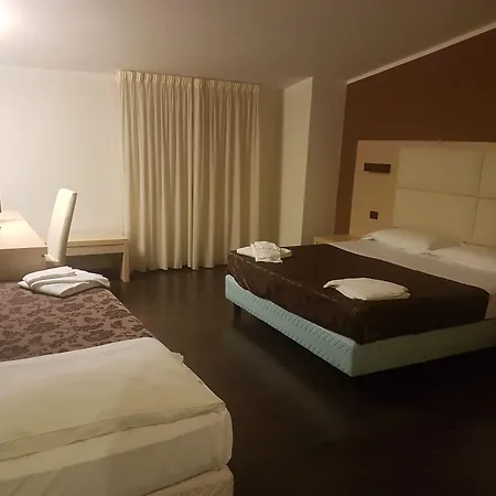 Hotel Sogni D'Oro Airport-2
