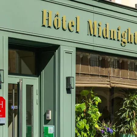 Midnight Hotel Paris-3