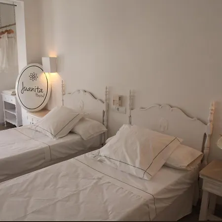 Juanita Hostal-3