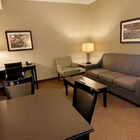 Best Western Plus Okotoks Inn & Suites-2