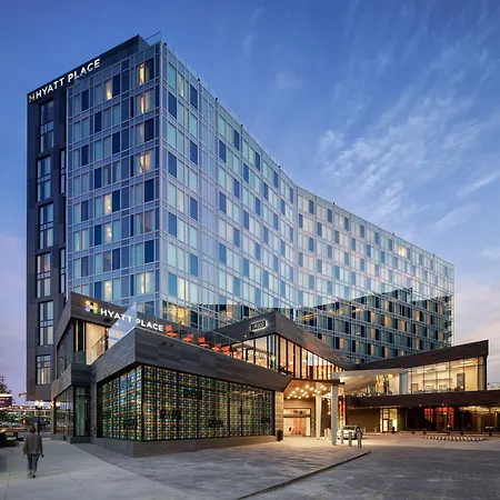 Hyatt Place Boston/Seaport District-3