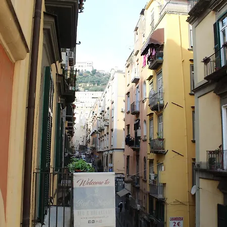 BlackWoody Contemporary Rooms - Napoli Centro Storico Via Toledo-3