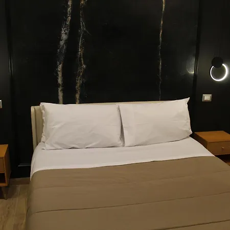 BlackWoody Contemporary Rooms - Napoli Centro Storico Via Toledo-2