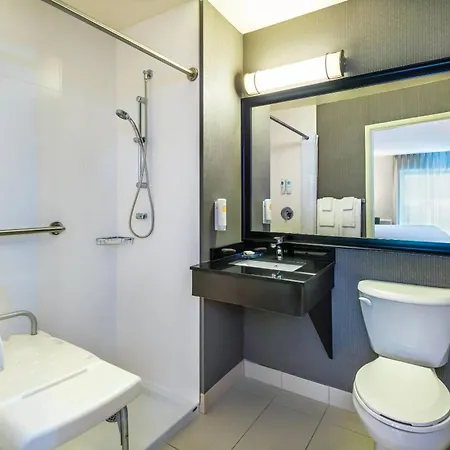 Comfort Inn Ancienne-Lorette - Quebec Airport-2