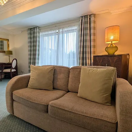 The Walnut Tree Hotel-2