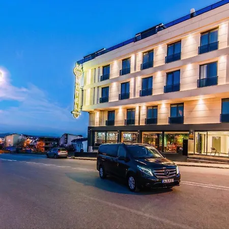 Heaven Premium Hotel Restaurant & Airport Shuttle-2