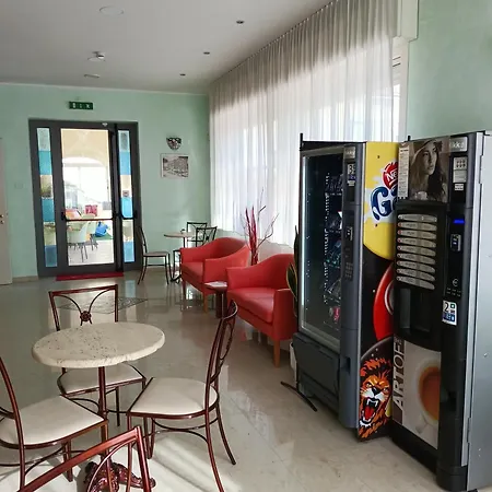 Hotel Anita B&B sul lungomare-3