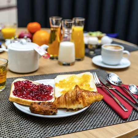 Ibis Styles Zurich City Center-3