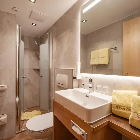 Hotel Theresia Garni-3
