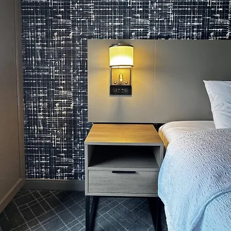 Pittsburgh Airport Inn And Suites-2