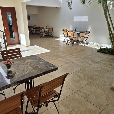 Hotel Lorimar-2