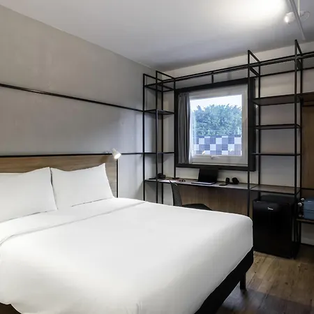Ibis Botucatu-2