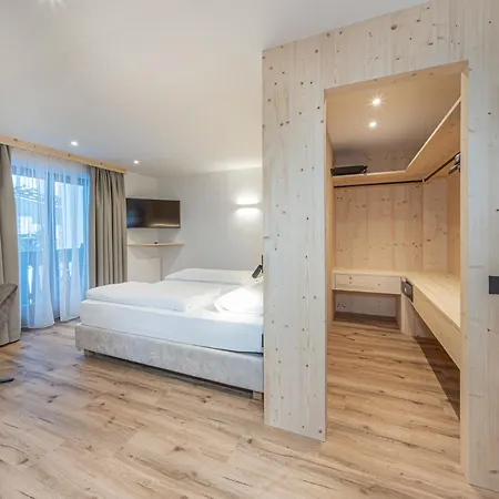 Garni Hotel And Apartments Wildbach-3