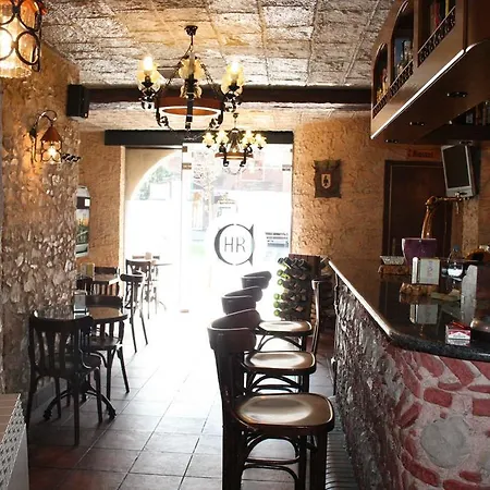 Hostal Restaurante Cornella-3