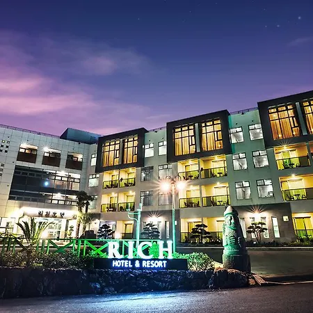 Rich Hotel-3