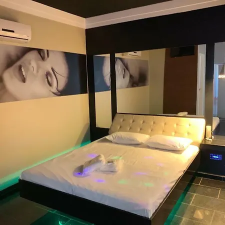 Ibiza Golden Motel-3