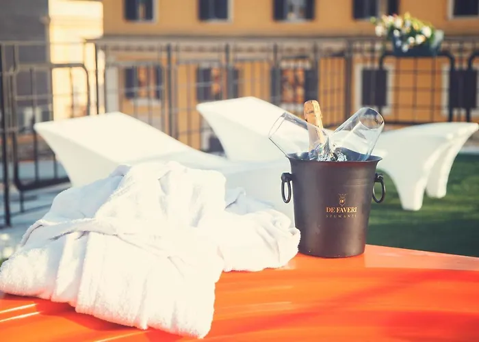 Resort: Orange Hotel