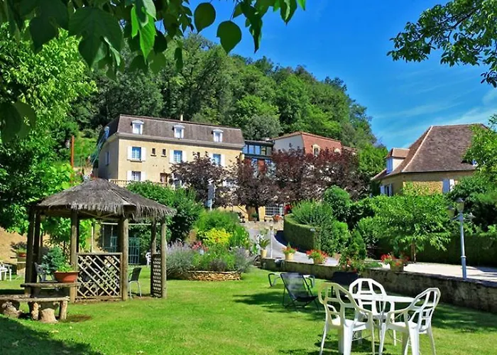 Hôtel Restaurant Plaisance-Piscine couverte et chauffée- Proche Sarlat-