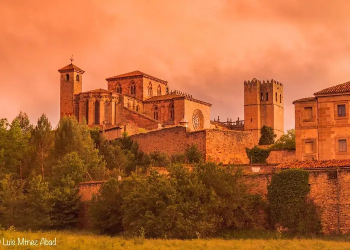Hotel cerca del colegio: Casa Rural Siguenza Domus