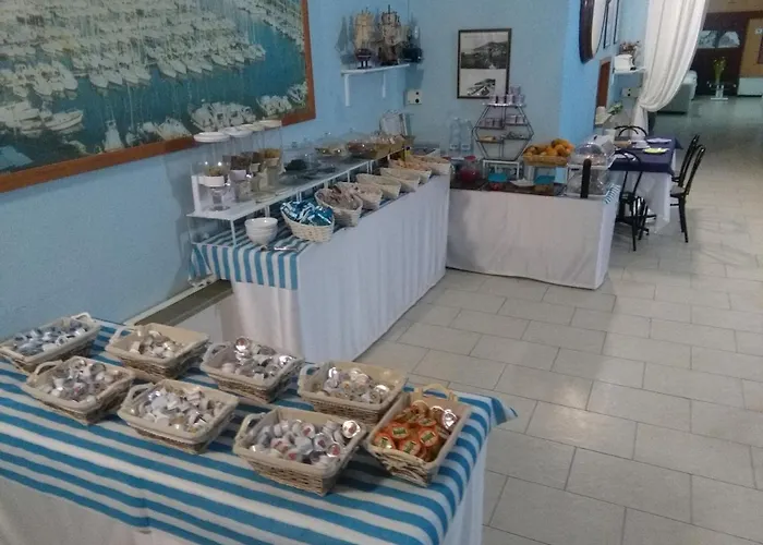 Hotel Holiday Center