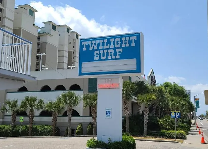 Beach hotel: Oceanfront Twilight Surf Hotel
